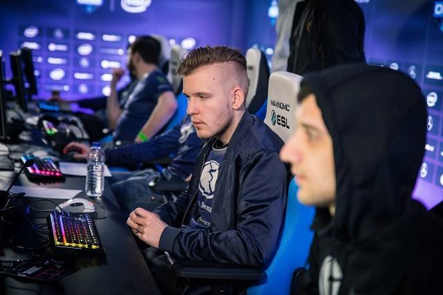 2023电竞峰会暨腾讯电竞年度发布会：亚运会LOL中国队亮相