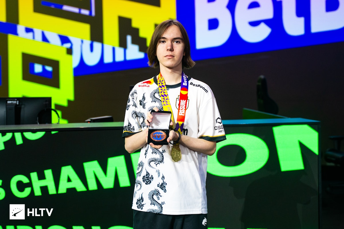 电竞比分数据统计：2025年指挥数据倒数排行榜，cadiaN位列倒一